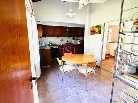 Casa 6 ambientes con 3 baños