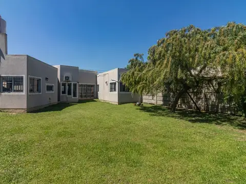 CASA EN VENTA 3 AMB PILAR,PRESIDENTE DERQUI