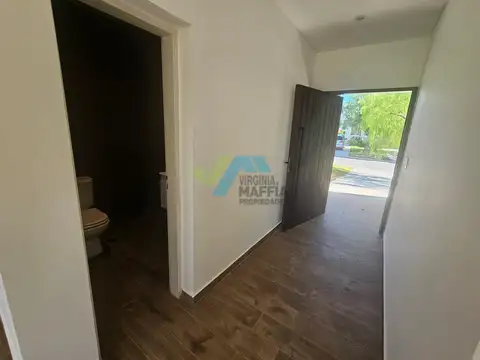 Casa 4 ambientes con 3 baños