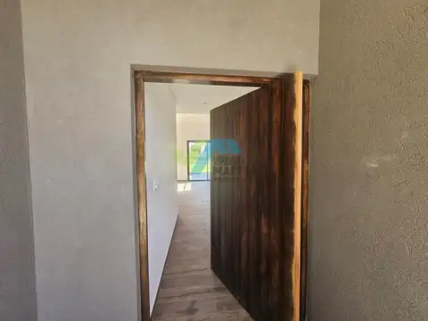 Casa en Venta en Pilar del Este - San Ramiro, USD 223.000
