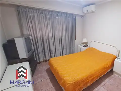 Casa 3 AMB + Dpto 2 AMB c/ Cochera y Patio