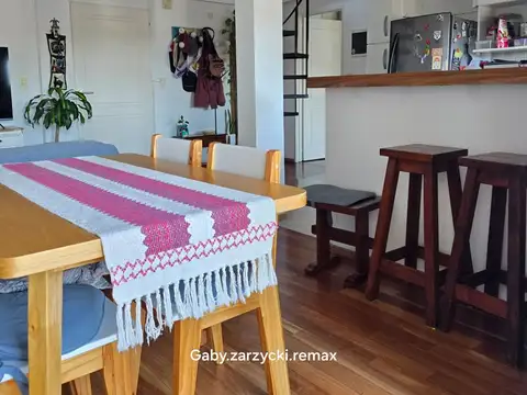 Moderno Dpto Duplex en Victoria: Amplitud y diseño