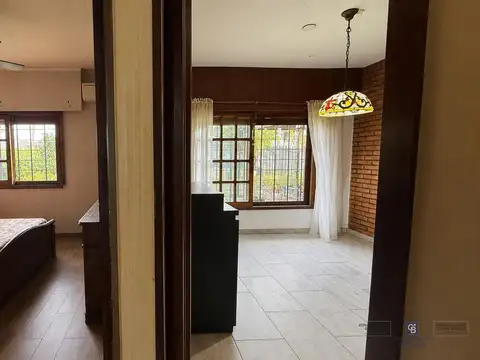 Casa con Importante Parque Privado