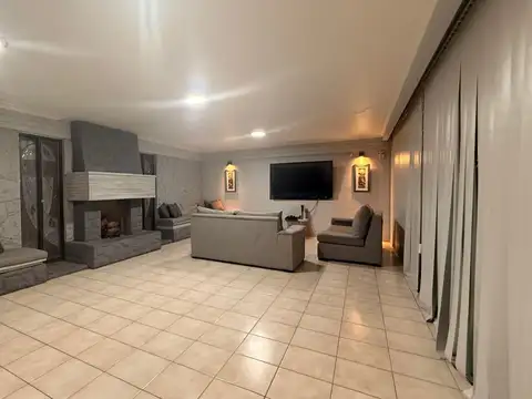 Casa 6 ambientes con 3 baños