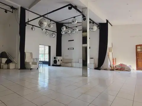 Quinta en Venta con 4 cocheras