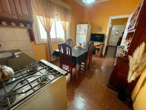 Casa 4 ambientes con 1 baño