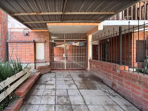 Alquiler | Casa de 4 dormitorios | Bo. Jorge Newbery
