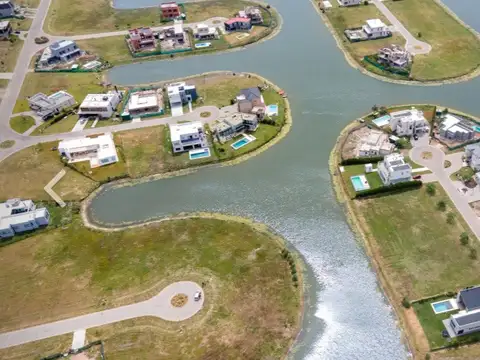 Terreno en Venta en Magallanes - Barrio cerrado, USD 110.000