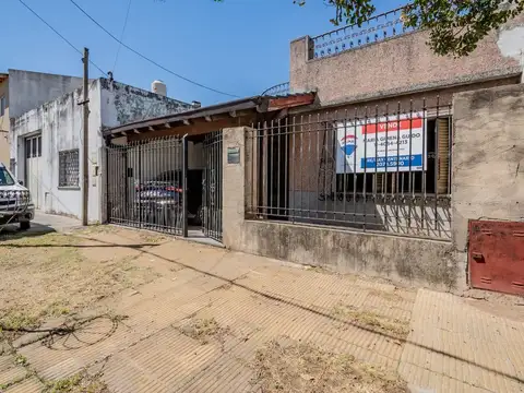 VENTA CASA 4 AMB RAMOS MEJIA - APTO CREDITO
