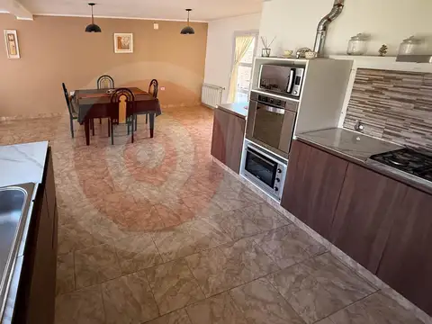 Venta Casa, barrio Pinar II, Plottier.