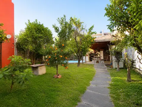 VENTA CASA L. PROPIO SAAVEDRA 4 AMB + FONDO VERDE