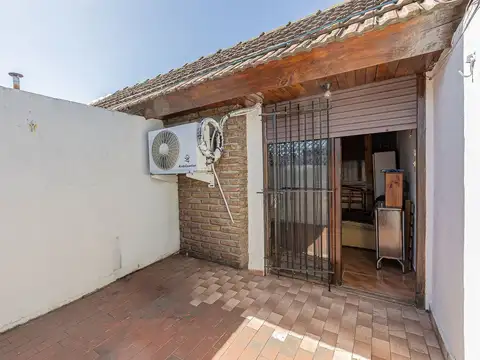 Depto Tipo Casa en Venta en Castelar, USD 65.000