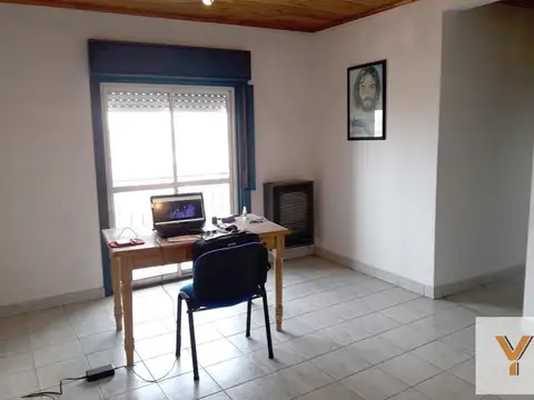 Departamento en venta - 3 dormitorios 1 baño - 61mts2 - Lanús