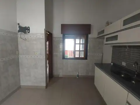 departamento tipo PH de 3 ambientes mas escritorio