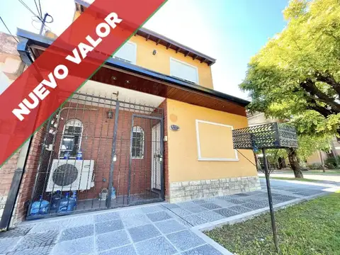 Casa 4 ambientes en excelente estado.
