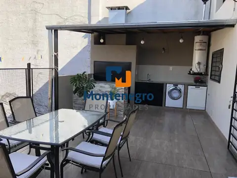 Casa 5 ambientes con 3 baños