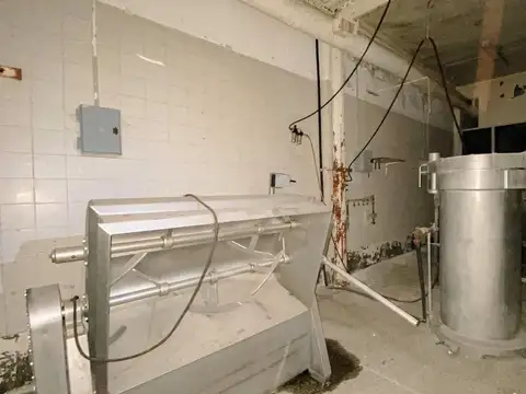 VENTA FABRICA CENTRO LOGISTICO + VIVIENDA