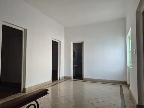 Oficina en Alquiler 50 años
