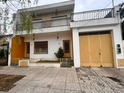 Casa 3 ambientes, escritorio, 2 garages y galpon