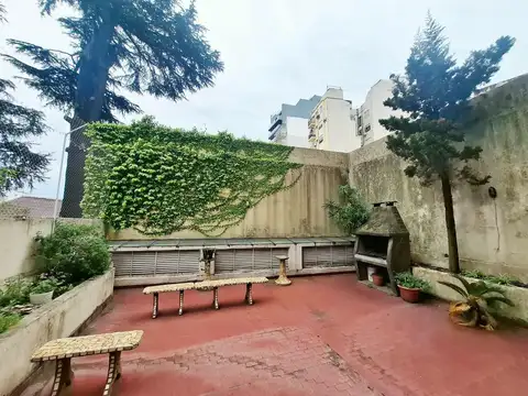 Departamento de 5 ambientes c/escritorio y cochera