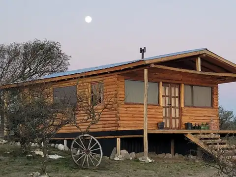 CABAÑA EN CALMAYO CALAMUCHITA CON ESCRITURA