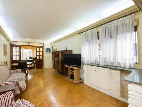 DEPARTAMENTO 4 AMBIENTES CON DEPENDENCIA BALCON