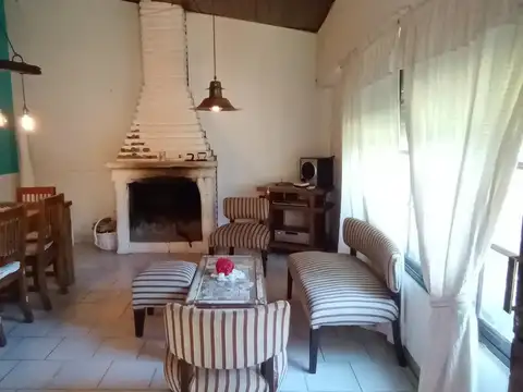 Casa 4 ambientes con 1 baño