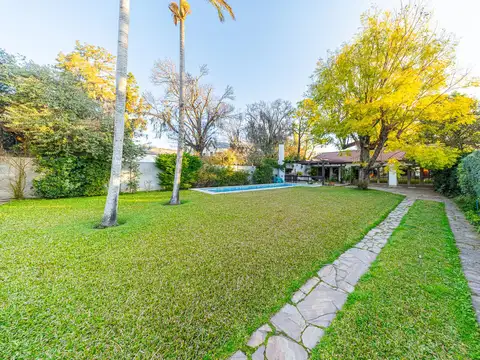 Casa en Venta en Alberdi, USD 390.000