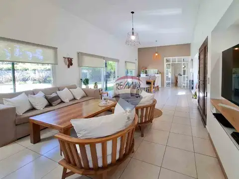 VENTA CASA 4 AMBIENTES BARRIO HARAS MARIA VICTORIA