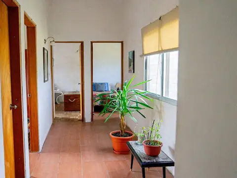 Casa 6 ambientes con 2 baños