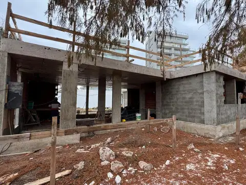 Venta casa 3 dormitorios en Aldea Haus Fisherton amplio lote