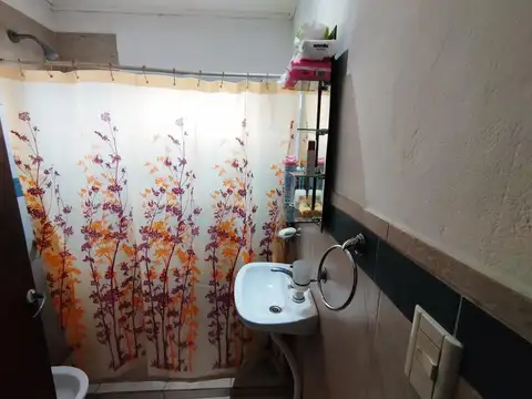 Venta Casa Multifamiliar 5 Ambientes Esquina Piscina Cochera Benavidez Tigre