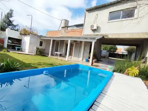 Venta Casa Multifamiliar 5 Ambientes Esquina Piscina Cochera Benavidez Tigre