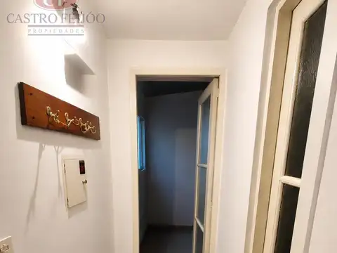 Casa 8 ambientes con 2 baños