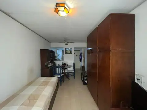 Depto Monoambiente con patio a reciclar, Pichincha