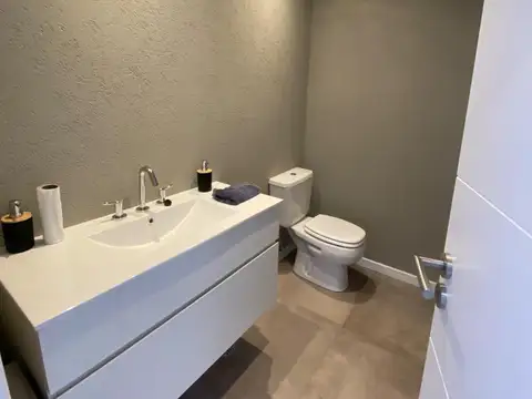 Av Senador Moron 2100, Piso Av