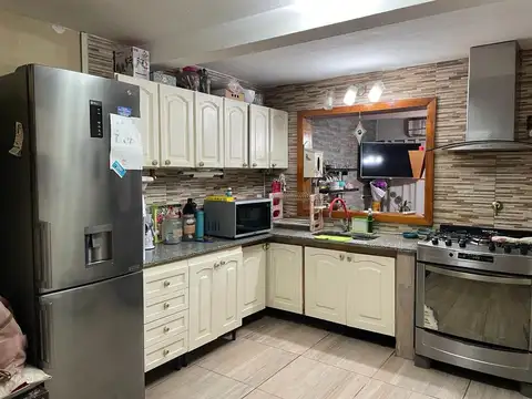 Casa 5 ambientes con 1 baño