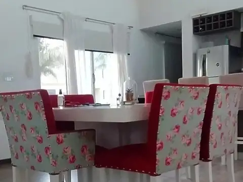 Casa en Alquiler al Oeste