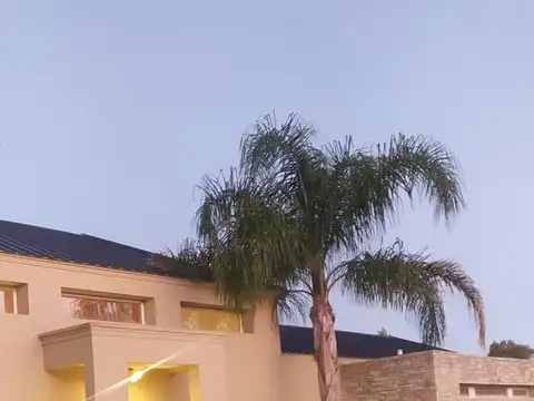 Casa en Alquiler de 4 dormitorios