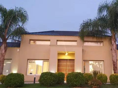 Casa en alquiler anual en Comarcas de Lujan Barrio Santa Irene, Lujan