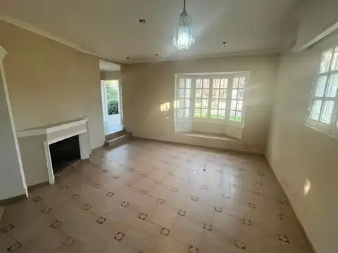Casa 6 ambientes con 3 baños