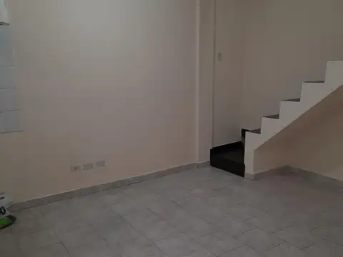 Depto Tipo Casa en Alquiler en Mataderos, $ 540.000