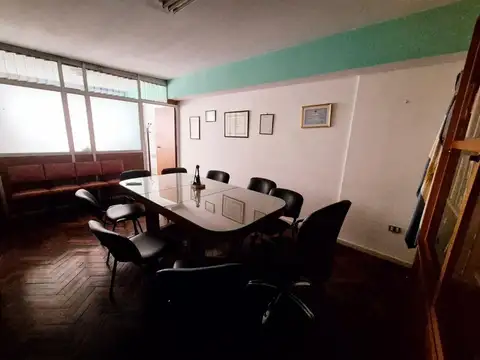 Avenida Valentín Alsina 1500, Piso 1