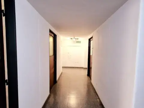 Avenida Valentín Alsina 1500, Piso 1