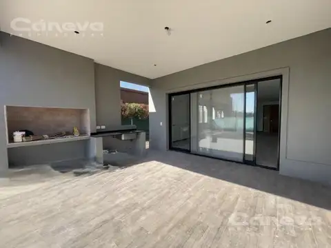 Casa 3 ambientes con 2 baños