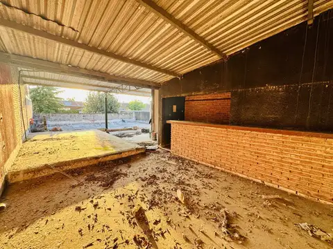 Galpon en Venta 34  mts Fondo