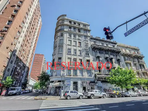 Semipiso en Balvanera- 4 ambientes  c/ dependencia