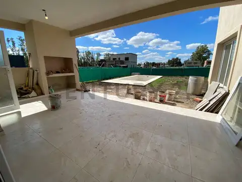 Casa en Venta en Pilar Del Este - Santa Sofia, USD 169.000