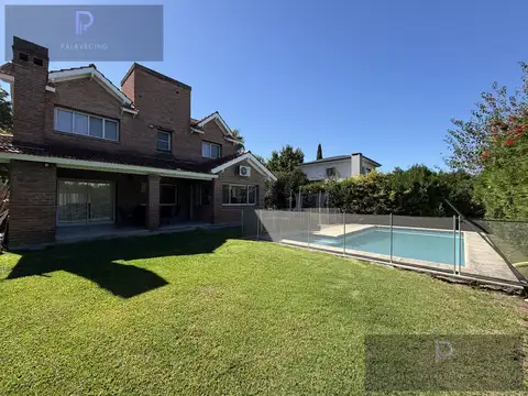 VENTA CASA 5 AMBIENTES CON JARDIN Y PILETA Bº LA DELFINA, PILAR