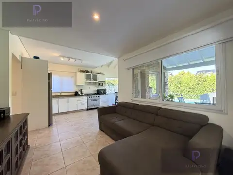 VENTA CASA 5 AMBIENTES CON JARDIN Y PILETA Bº LA DELFINA, PILAR